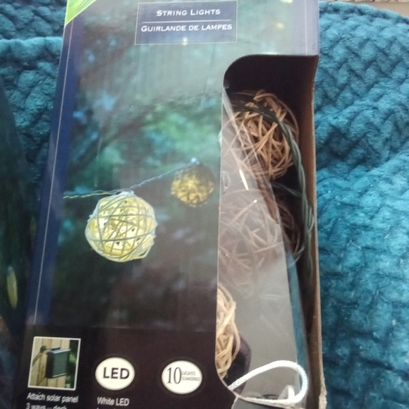 Solar patio lights - Picture 3 of 3